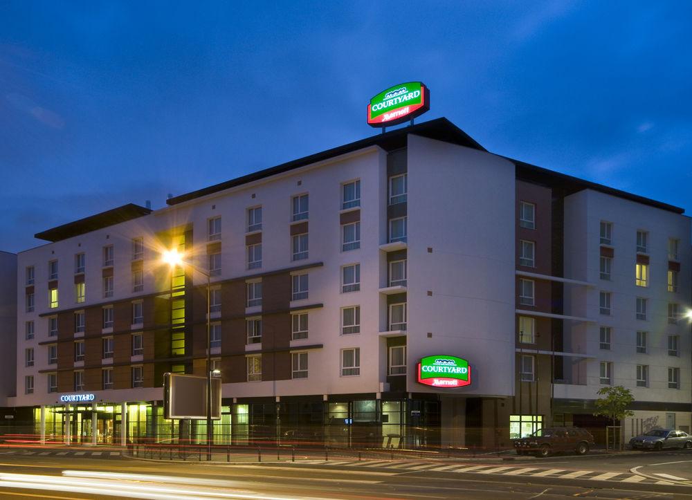 Courtyard By Marriott Paris Saint Denis Hotel Exterior photo