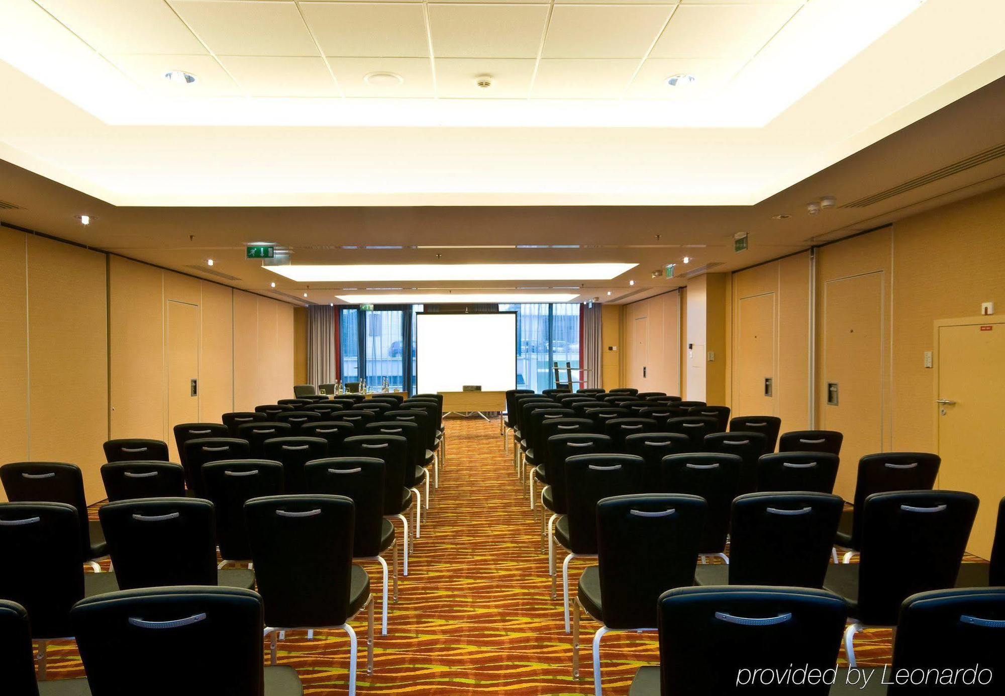 Courtyard By Marriott Paris Saint Denis Hotel Facilities photo